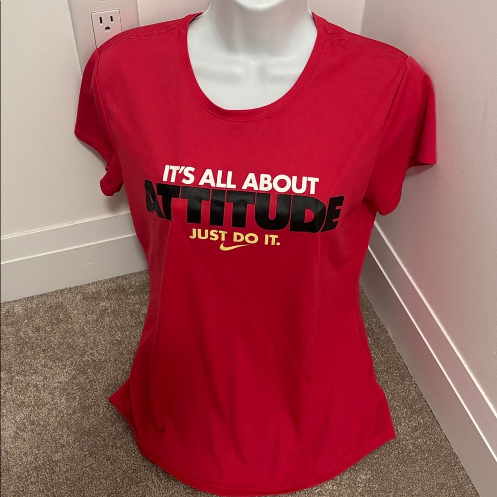 🔮Nike Bright Pink 🩷 'It's All About Attitude' Graphic Tee (Medium) 🔮